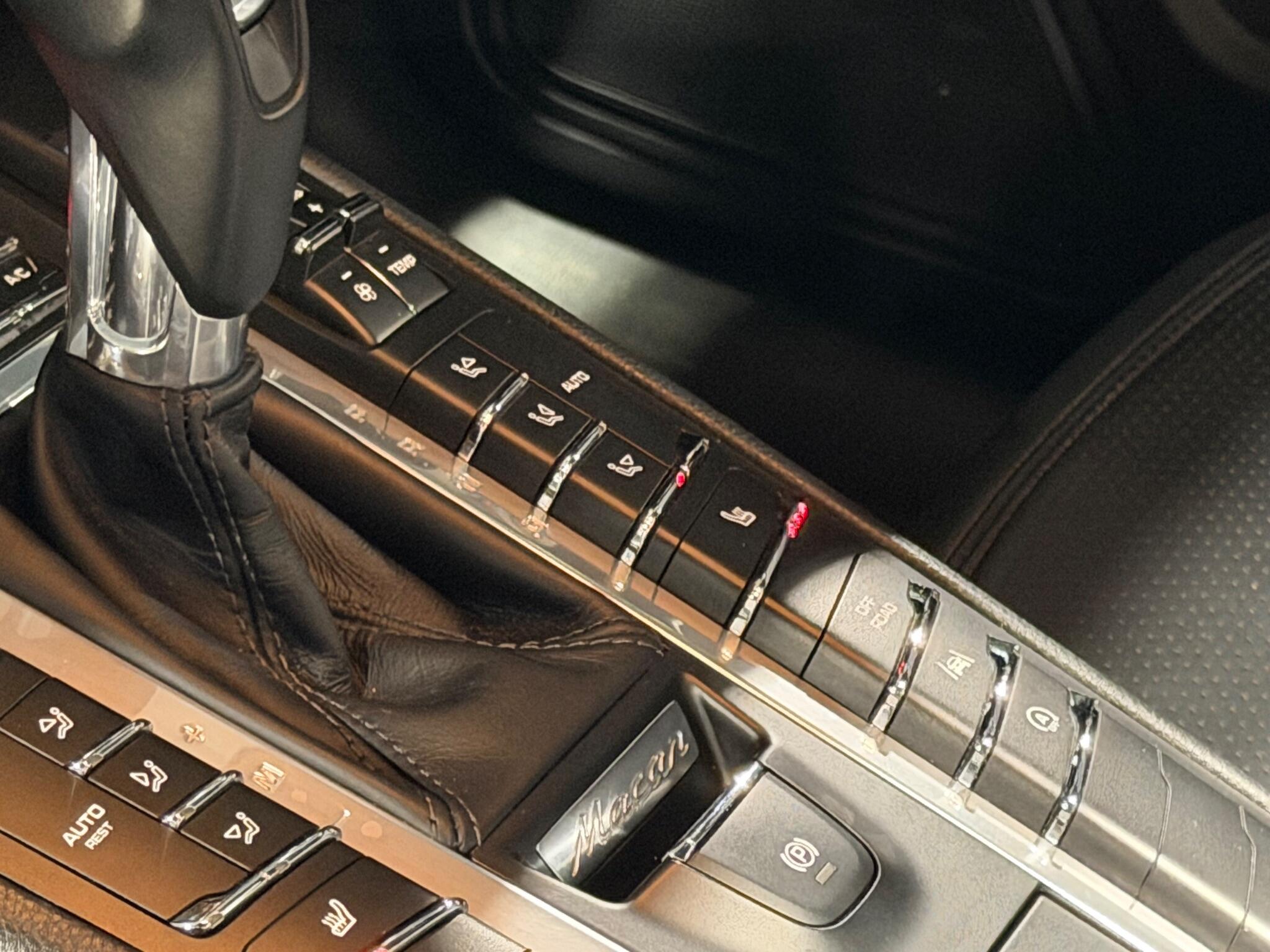 Porsche Macan 2.0T SUV 5dr Petrol PDK 4WD Euro 6 (s/s) (252 ps)